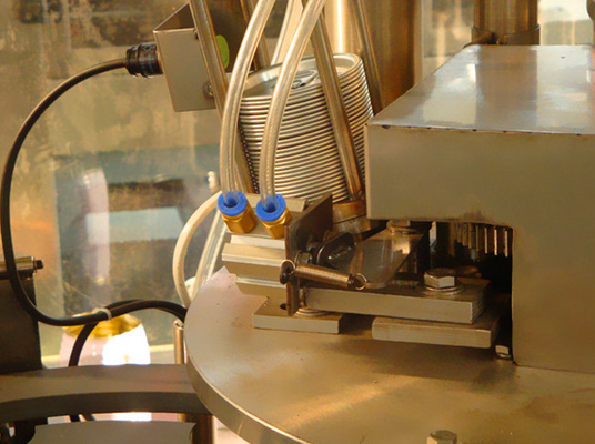 Soft Drinking Liquid Bottle Can Filling Machine for Soda Water / Coca Cola