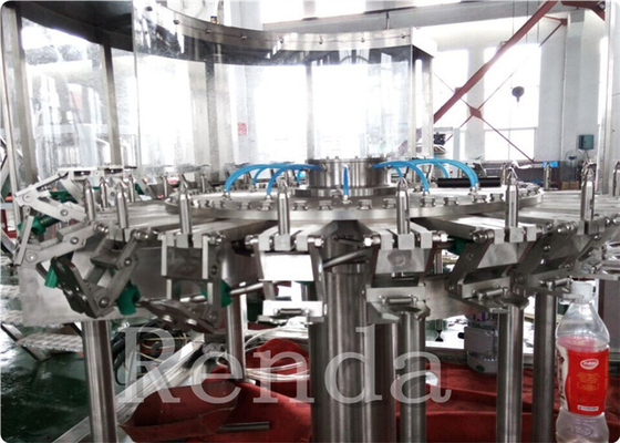 Machine de remplissage carbonatée commerciale automatisée de boissons 2000 BPH 380V 2000KG